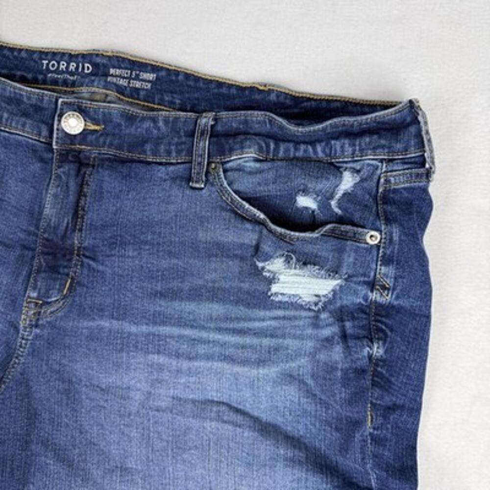 Torrid Shorts Perfect Stretch 26 Blue Denim Distressed 5" Pocket Zip Fly Vintage